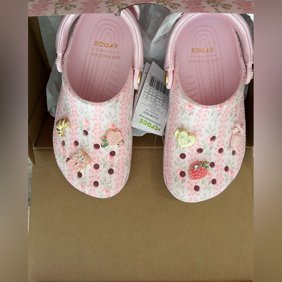 SOLD Brand new - CROCS x LoveShackFancy Size J3 - Picture 2 of 8